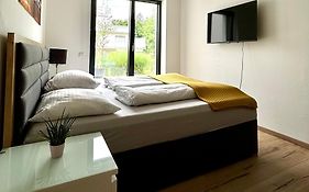 Schoene Wohnung Mit Terrasse Und Parkplatz