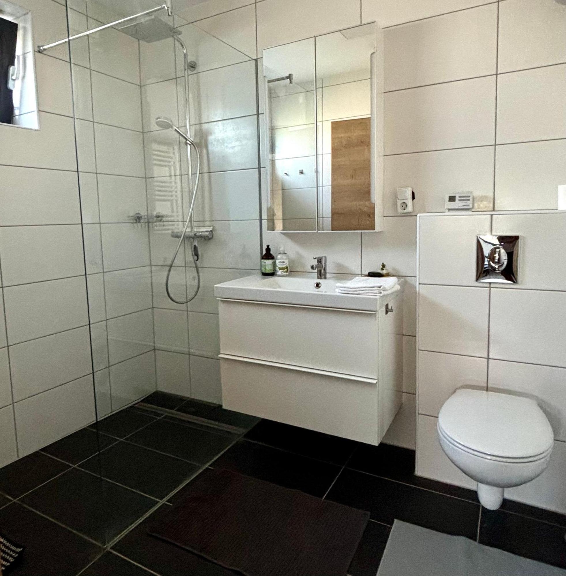 Schoene Wohnung Mit Terrasse Und Parkplatz Velden am Wörthersee Exterior foto