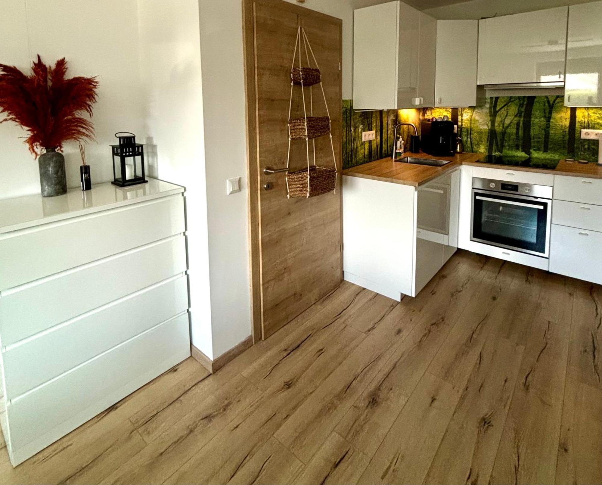 Schoene Wohnung Mit Terrasse Und Parkplatz Velden am Wörthersee Exterior foto